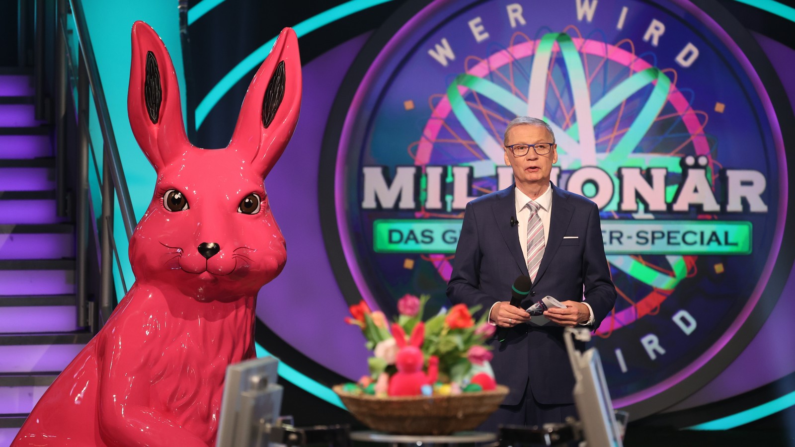 "Wer wird Millionär?": Günther Jauch holt Seniorin Elisabeth Jakubowski zurück ins Studio 61 Oster-Special von "Wer wird Millionär?"