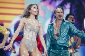 Moderatoren Victoria Swarovski und Michael Ostrowski reagieren mitten im ESC-Finale auf Kritik 67 Moderatoren Victoria Swarovski und Michael Ostrowski reagieren mitten im ESC-Finale auf Kritik