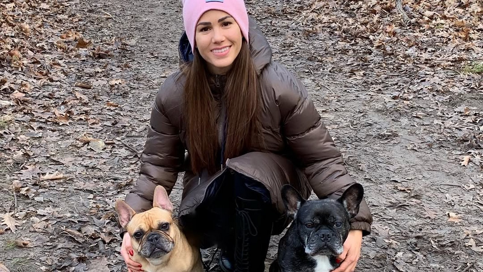 Trotz Blutspende: Angelina Pannek trauert um ihren Hund 61 Angelina Pannek