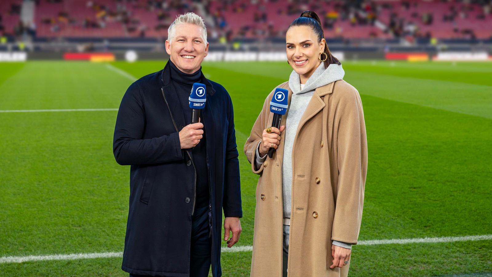 Bastian Schweinsteiger ärgert sich beim WM-Debüt - "Schon ein bisschen fragwürdig" 61 Bastian Schweinsteiger und Esther Sedlaczek