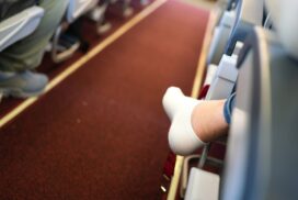 Es ist nicht der Geruch: Darum sollte man seine Schuhe im Flugzeug nie ausziehen 64 Es ist nicht der Geruch: Darum sollte man seine Schuhe im Flugzeug nie ausziehen