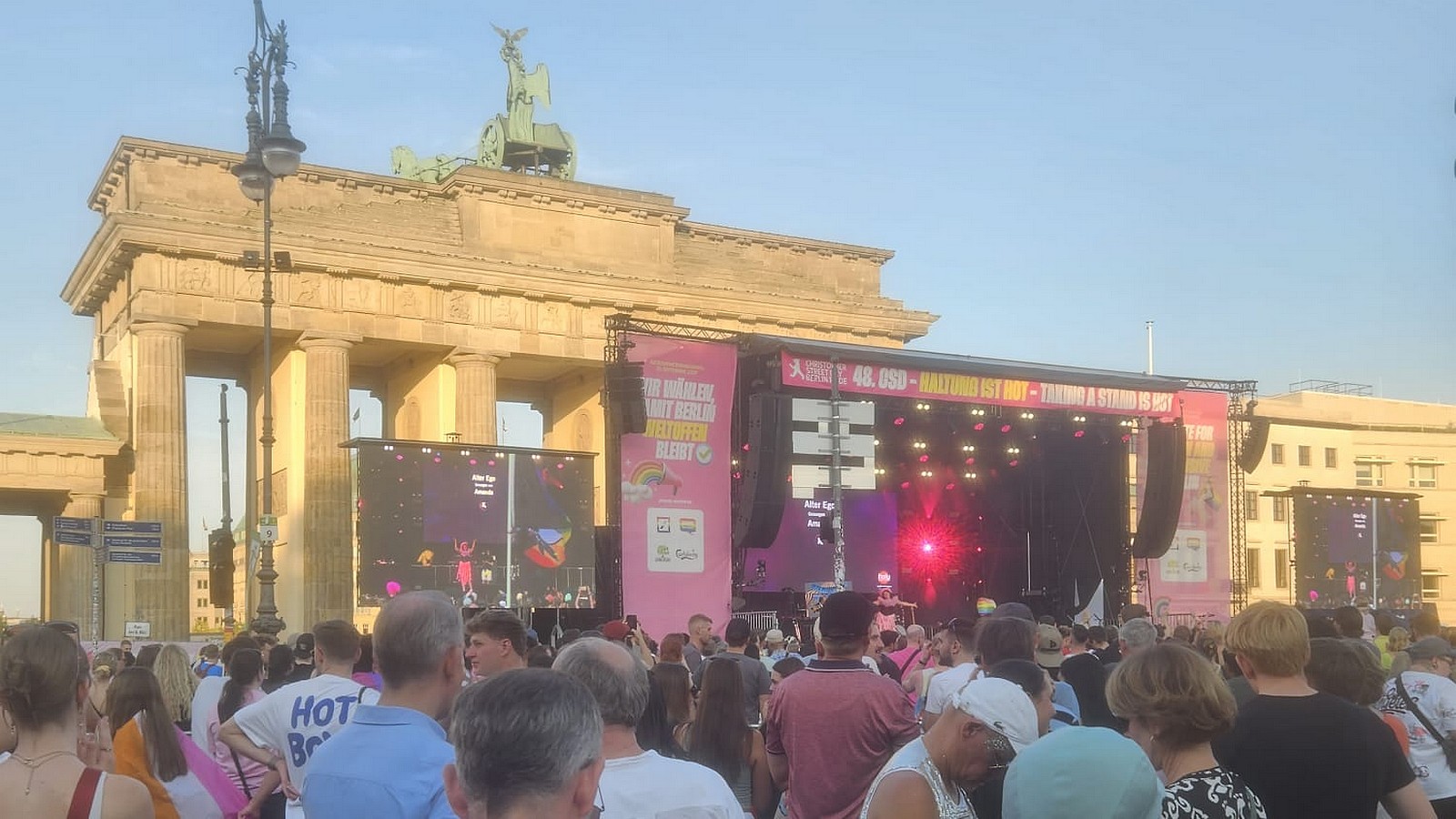 Vor dem Anschlag stand sie auf der Bühne: Sarah Connor vom CSD evakuiert 61 CSD Berlin