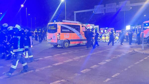 CSD Berlin: Auto rast in Menschenmenge - Augenzeugen melden sich zu Wort 37 CSD Berlin